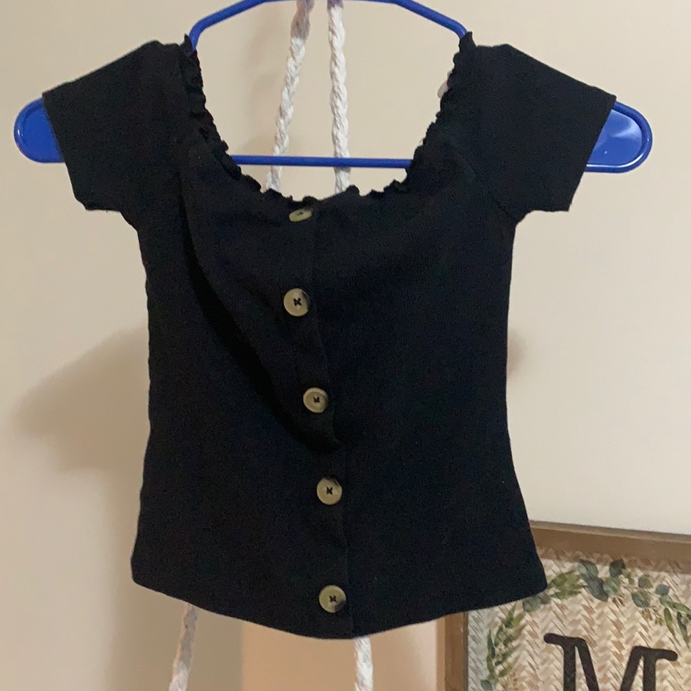 Cute if  do the shoulder black top
